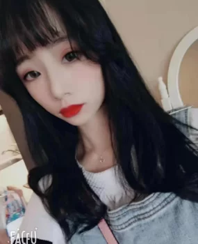 18岁学生妹居然深藏36D,不可思议