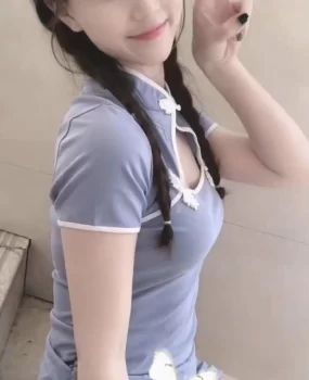 找了个放假出来兼职的播音系软妹子 声线甜美 白嫩b紧