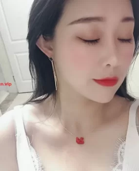 杭州妹妹颜值高，服务超级棒，腿长胸大，丝袜制服